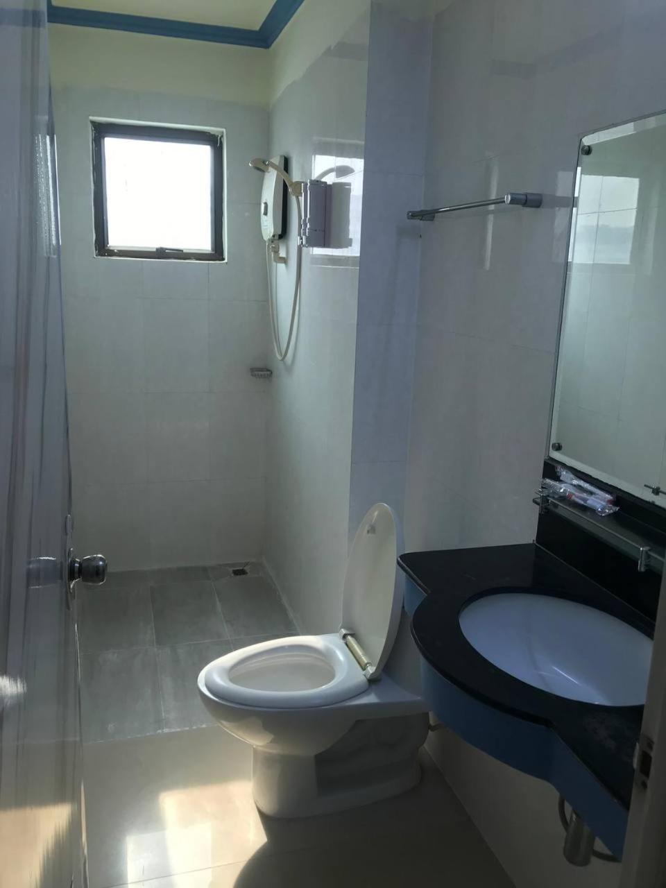 Rs Galaxy Hotel Phnom Penh Exterior photo